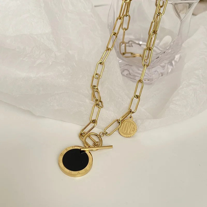 Time Necklace with Emerald in Gold