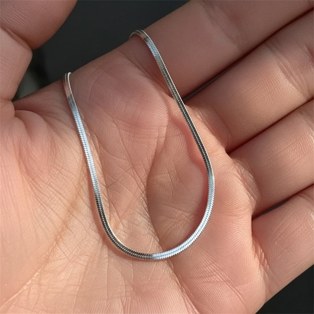 Elegant V-shaped geometric pendant necklace