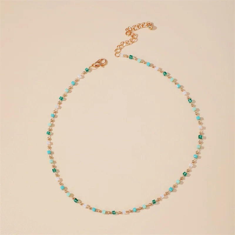 Multicolored gold-plated pebbles necklace