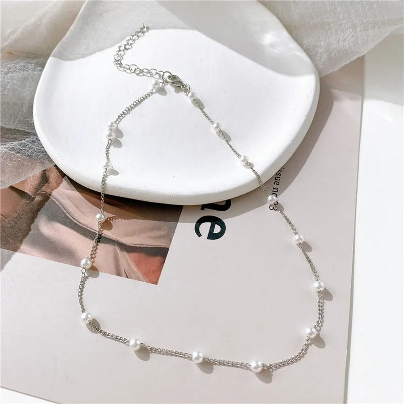 Elegant necklace made of shiny pearls