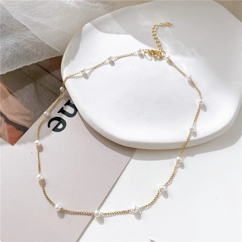 Elegant necklace made of shiny pearls