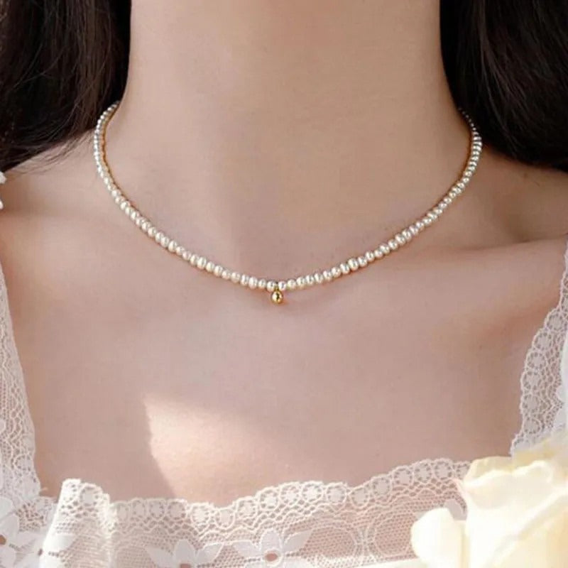 Elegant necklace made of shiny pearls
