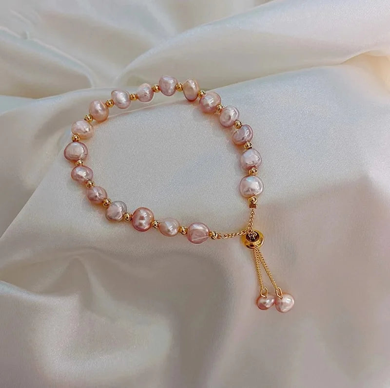 2025 New Arrival Retro Light Luxury Elegant Zircon Circle Pearl Bracelet