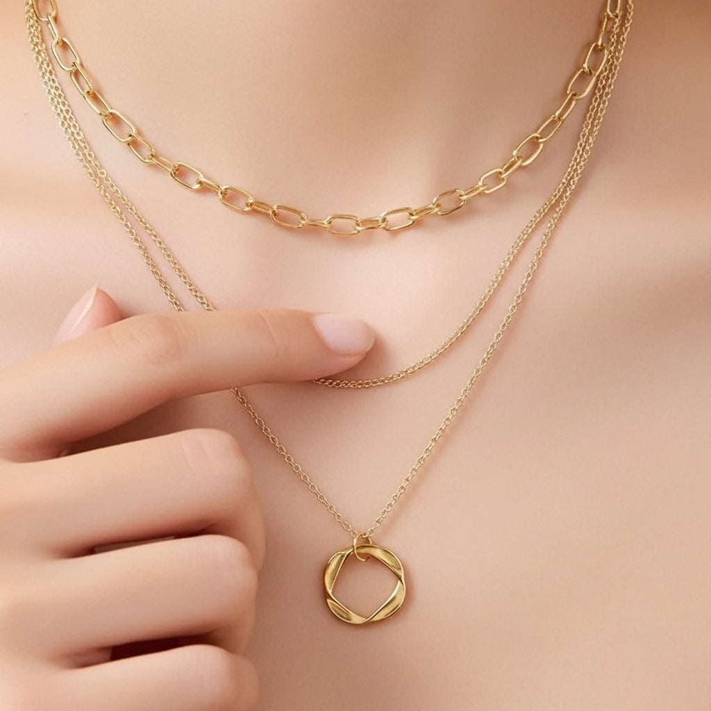 Vintage gold layered chain & pendant necklace